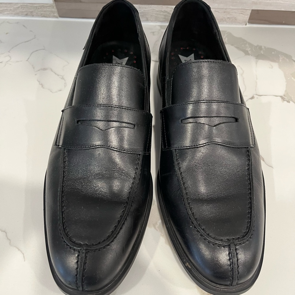 Mephisto black like new slip on air-jet  size 10 worn less then 5 times